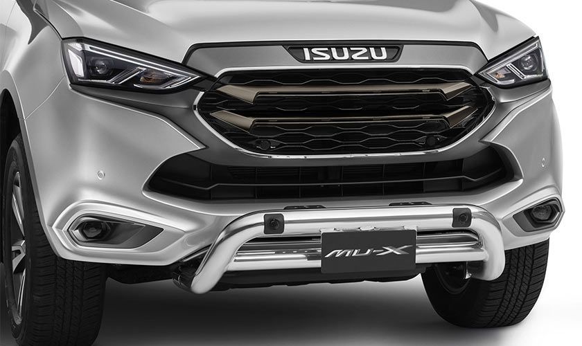 Isuzu Heavy Duty Polished Alloy Nudge Bar 5443816010